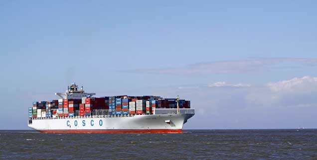 Containerschiff auf der Nordsee: Bald unterwegs auch in Sachen Freihandel zwischen den USA und Europa? Wolfgang Kessler sieht im geplanten Abkommen TTIP keine Fairness am Werk. (Foto: pa/McPhoto)