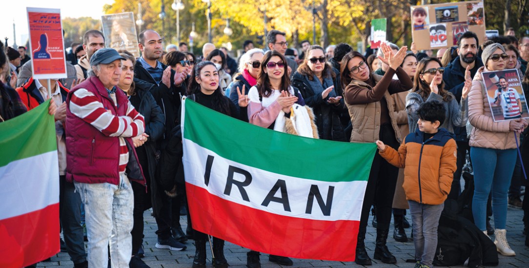 Iranerinnen und Iraner protestieren auch in Deutschland für Freiheitsrechte. (Foto: PA / SZ Photo / Olaf Schülke)