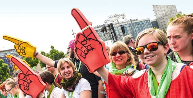 Wiir wissen, wo´s langgeht! Katholikinnen und Katholiken in Leipzig. (Foto: KNA/Oppitz)