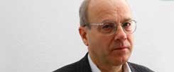Jesuit Klaus Mertes macht sich Gedanken über das »verlorene Vertrauen« seiner Kirche. Die Folgen des Missbrauchsskandals sind unübersehbar. Sein neues Buch analysiert die Hintergründe und stellt sich der hochsensiblen Frage: »Wie bleibt man da katholisch?« (Foto: pa/Tirl)