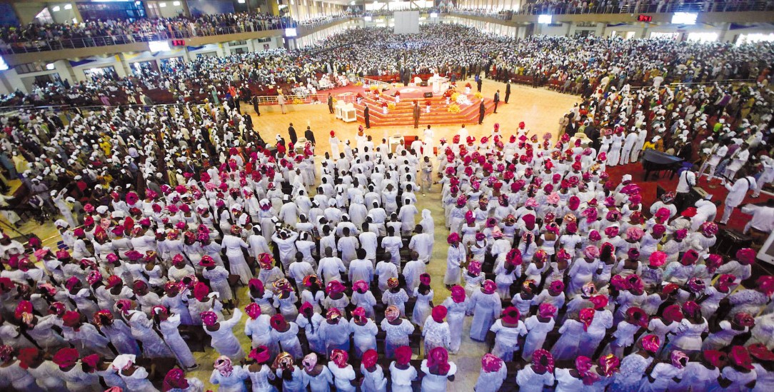 Stolz auf den großen Zulauf: Sonntags in der Winner’s Chapel (Foto: pa / Reuters /Akintunde Akinleye)