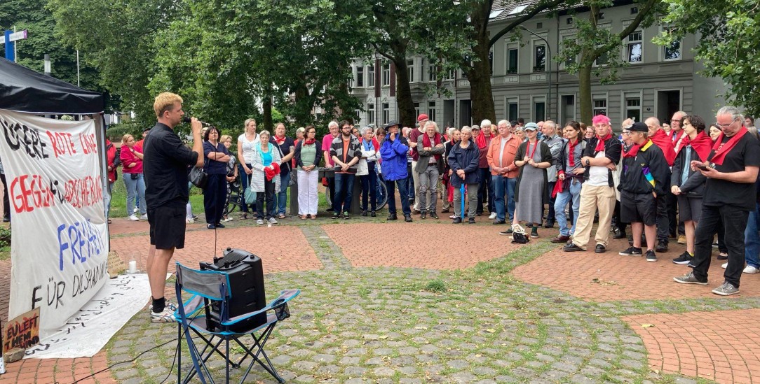 Mahnwache gegen den Bruch des Kirchenasyls (Foto: Jan Collet)