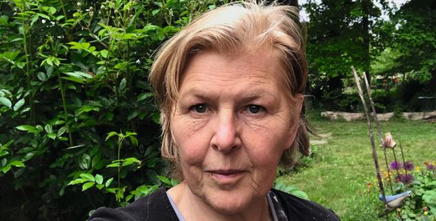 Elke Kuhagen protestiert seit vierzig Jahren gegen das Lager für Atommüll in Gorleben. Sie ist Textilgestalterin mit eigener Werkstatt und lebt nach wie vor im Wendland (Foto: privat)