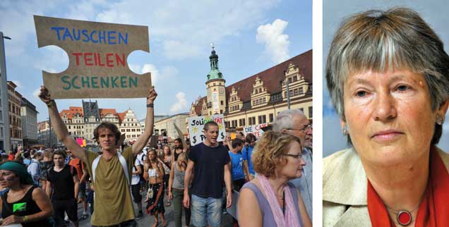 Es kann zum Gewinn für alle werden, wenn die Wirtschaft schrumpft, meinten kürzlich die Teilnehmer der Leipziger Degrowth-Konferenz, die mit einer großen Demonstration endete. Ökonomin Angelika Zahrnt (rechtes Bild) erläuterte in Leipzig ihre Vorstellung von einer Postwachstumsgesellschaft  (Fotos: Klimagerechtigkeit Leipzig; pa)