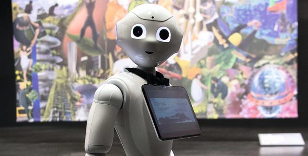 Auch für ihn ist die Zukunft neu: Roboter Pepper im Futurium (Foto: pa/von Jutrczenka)