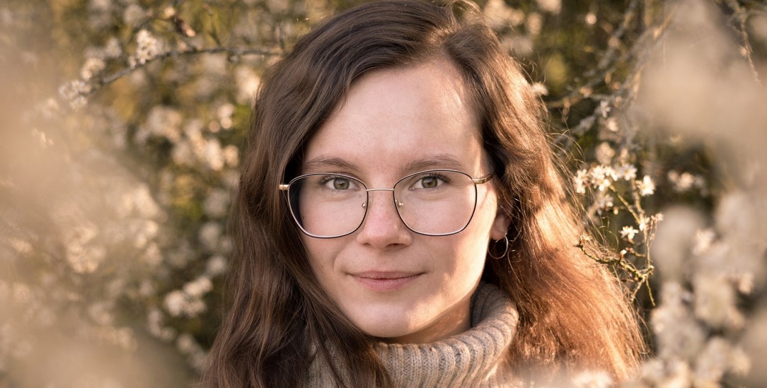 Kira Beer studiert gerne Theologie – aber in die Begeisterung vom Anfang mischt sich inzwischen Ernüchterung (Foto: Marcel Krämer)