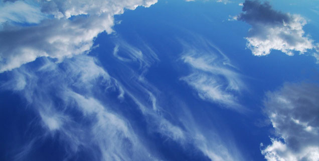 Pfingsten: Ein Brausen am Himmel, mehr als ein Wetterphänomen. (Foto: Flügelwesen/photocase.de)