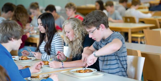  Helfen Ganztagsschulen den Kindern oder vor allem den Arbeitgebern? (Foto: pa/photothek/Michael Gottschalk)