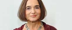 Schriftstellerin Daniela Dahn hofft, dass der aktuelle Streit für und wider Pegida die Menschen politisiert und zu einer sachlichen Diskussion darüber führt, wie sich unsere Demokratie künftig entwickeln soll. Sie sieht sie durch die Dominanz der Wirtschaft bedroht (Foto: pa/Galuschka)