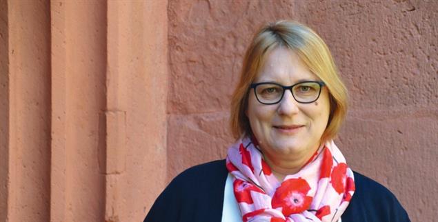 Regina Heyder ist katholische Theologin und Dozentin des Theologisch-Pastoralen Instituts der Diözesen Fulda, Limburg, Mainz und Trier. (Foto: Ruth Lehnen)
