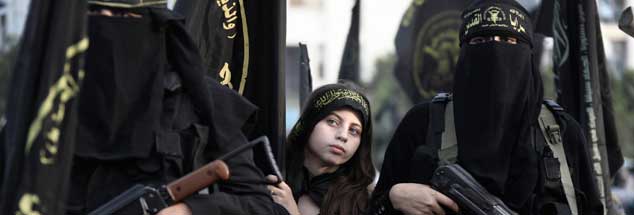Kämpfen für den Islamischen Staat: Immer mehr junge Frauen werden Gotteskriegerinnen. Sogar Kinder werden rekrutiert. (Foto: pa/Saber)

