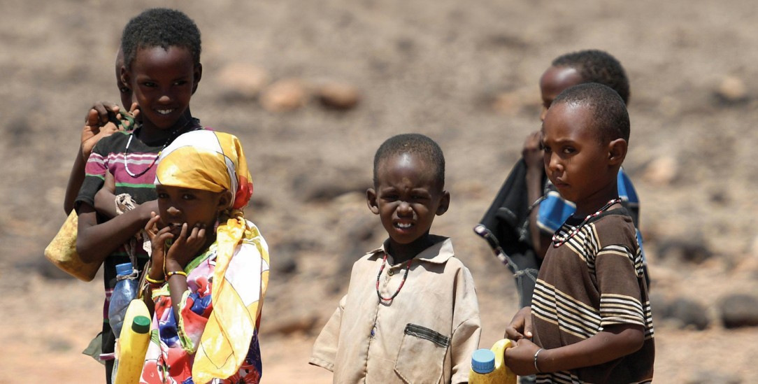 Hilfe für die Ärmsten: Ein globales Grundeinkommen könnte Menschen im globalen Süden helfen, die im unterhalb der Armutsgrenze leben. (Foto: PA/ Helmut Fohringer / APA / picturedesk.com)