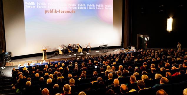 Die Weltlage im Kino: Der Publik-Forum-Thementag mit Wolfgang Thierse, Cornelia Füllkrug-Weitzel und Wolfgang Kessler, moderiert von Matthias Drobinski (Foto: Katharina Gebauer)