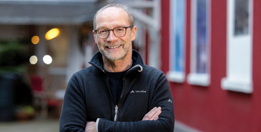 Lädt ein, seinen Suchweg mitzugehen: Der Dramaturg und Schriftsteller John von Düffel findet Orientierung im Wenigen und im Wesentlichen.(Foto: Achim Pohl)