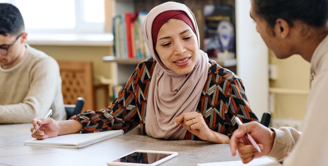 Fatales Signal: Zugewanderte sollen für freiwillige Integrationskurse künftig selbst bezahlen. (Foto: Getty Images/iStockphoto/shironosov)