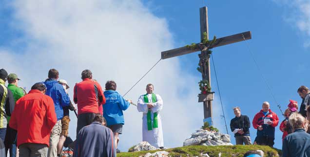 Die Kirche von unten stärken will die österreichische Pfarrerinitiative: sie fordert in ihrem »Aufruf zum Ungehorsam« Reformen mit dem Ziel, die Gläubigen stärker einzubeziehen, die jetzt gestartete Unterschriftenkampagne »Dialoginitiative 2012« unterstützt die Reformpfarrer  (Foto: pa/picturedesk.com/Pritz)