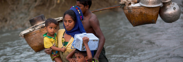 Angehörige der muslimischen Rohingya flüchten von Myanmar nach Bangladesch: Die häufigsten Ursachen von Flucht sind Gewalt und Kriege (Foto: pa/AP/Bernat Armangue)