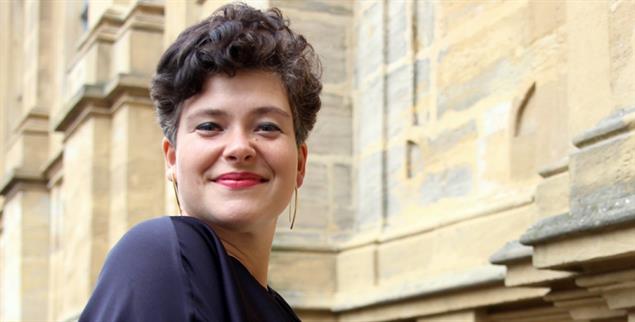 Gottesanbieterin: Nora Gomringer (Foto: Judith Kinitz 2020)