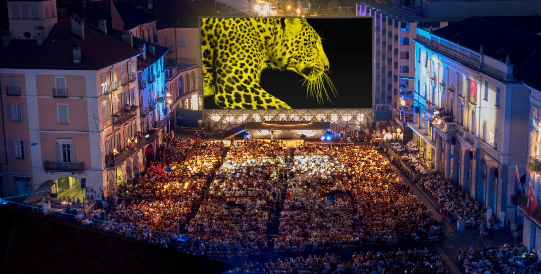Rund 8000 Menschen auf der Piazza Grande: In Locarno geht es neben hoher Filmkunst auch um das Miteinander beim Schauen. (Foto: Locarno Film Festival)
