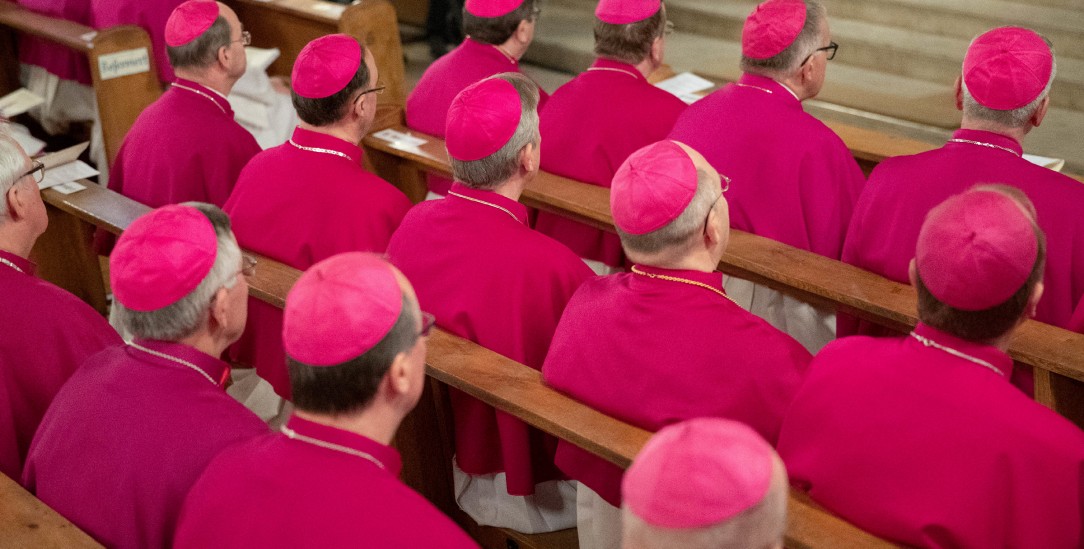 Gespanntes Verhältnis zu Rom: Deutschlands katholische Bischöfe während einer Vollversammlung. Foto: Friso Gentsch/dpa || Nur für redaktionelle Verwendung(pa/Friso Gentsch)