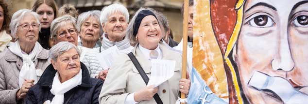 Protest der Frauen: Mitte Mai zeigten in ganz Deutschland Katholikinnen, dass sie sich nicht den Mund verbieten lassen von ihrer Kirche. (Foto: kna)