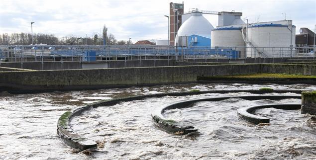 Wie wird diese schmutzige Brühe bloß wieder sauber? In der Kläranlage Osnabrück werden Abwässer von 170 000 Einwohnern entsorgt (Foto: von Brill)