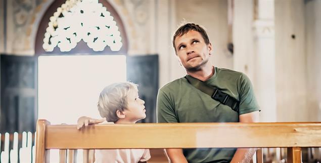 Keine Angst vor schwierigen Fragen: Wer Kinder als kleine Theologen ernst nimmt, kann nicht viel falsch machen. (Foto: Shutterstock / NDREI_SITURN)