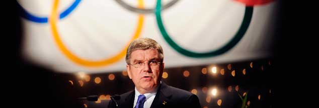 Auf Karrierekurs: IOC-Vizepräsident Thomas Bach braucht Stimmen aus den arabischen Staaten, um 2013 IOC-Präsident zu werden. Dafür bringt er Opfer. (Foto: pa/Prang)