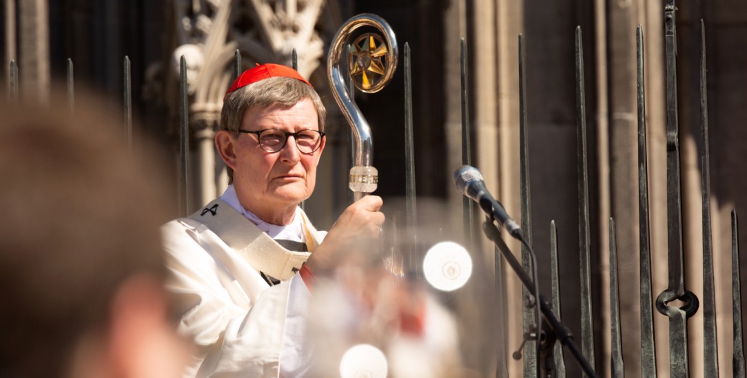 Kardinal Rainer Maria Woelki bei einer Messe vorm Kölner Dom (Foto: PA/NurPhoto/Ying Tang