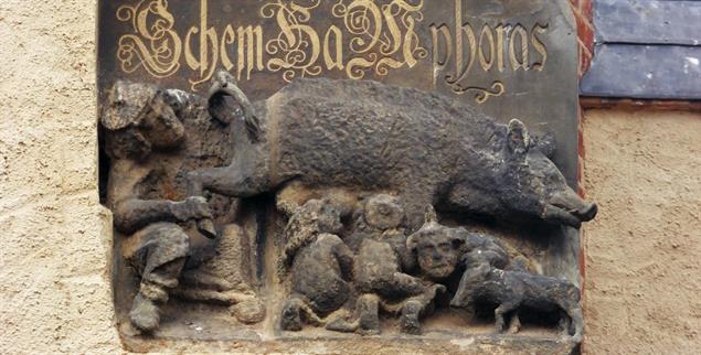 Streit über das Relief an der Wittenberger Stadtkirche (Foto: Posi66/Wikipedia)