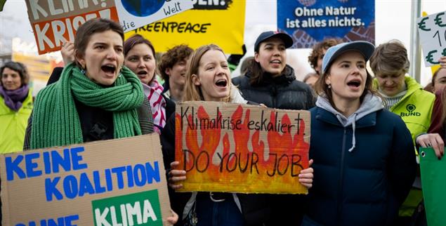 Breite Allianz fürs Klima: Fridays for Future, der BUND, 350.org und andere Organisationen rufen für den 20. September zu Demos auf.(Foto: PA / Christian Mang)