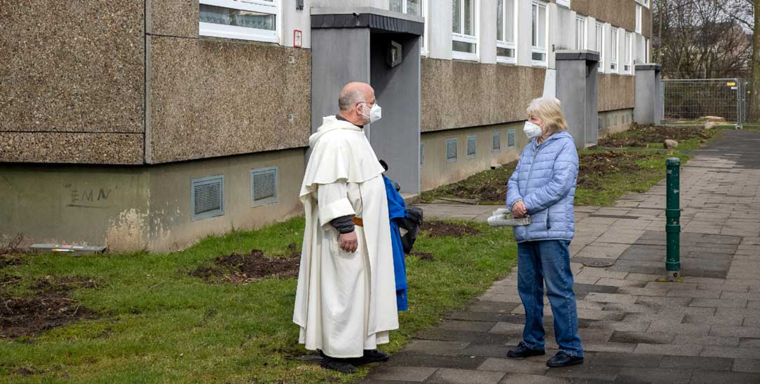 Langzeitmieterin und Protestpater: Ingeborg Schmitten und Dominikaner Wolfgang Sieffert (Foto: Achim Pohl)