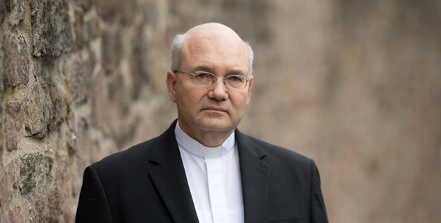 Bischof Helmut Dieser will nicht für alle mutmaßlichen Missbrauchstäter in seinem Bistum aufarbeiten. (Foto: pa/Sebastian Gollnow)