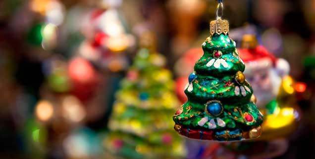 Der Tannenbaum am Tannenbaum: Und alles sieht so harmlos aus ... ! (Foto: istockphoto/Victoria Kotov)