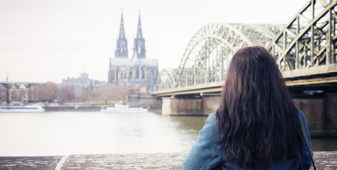 Kein Weg zurück: Die Distanz zur Kirche wächst auch bei vielen Gläubigen (Foto: Getty Images/iStockphoto/nullplus)