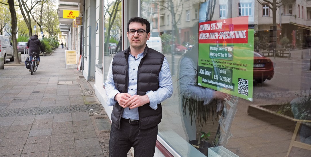 »Das macht etwas mit uns«: Grünen-Politiker Jian Omar wurde Opfer zahlreicher Hass-Attacken. (Foto: Ulrike Scheffer)