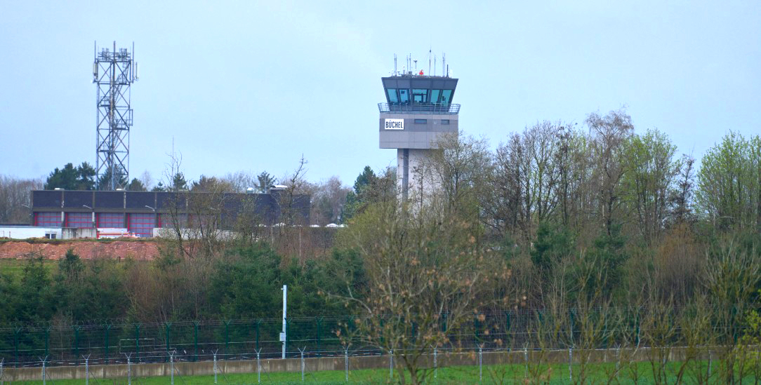 Hier lagern mutmaßlich amerikanische Atomwaffen: Fliegerhorst Büchel in der Eifel. (Foto: PA/DPA/Thomas Frey)
