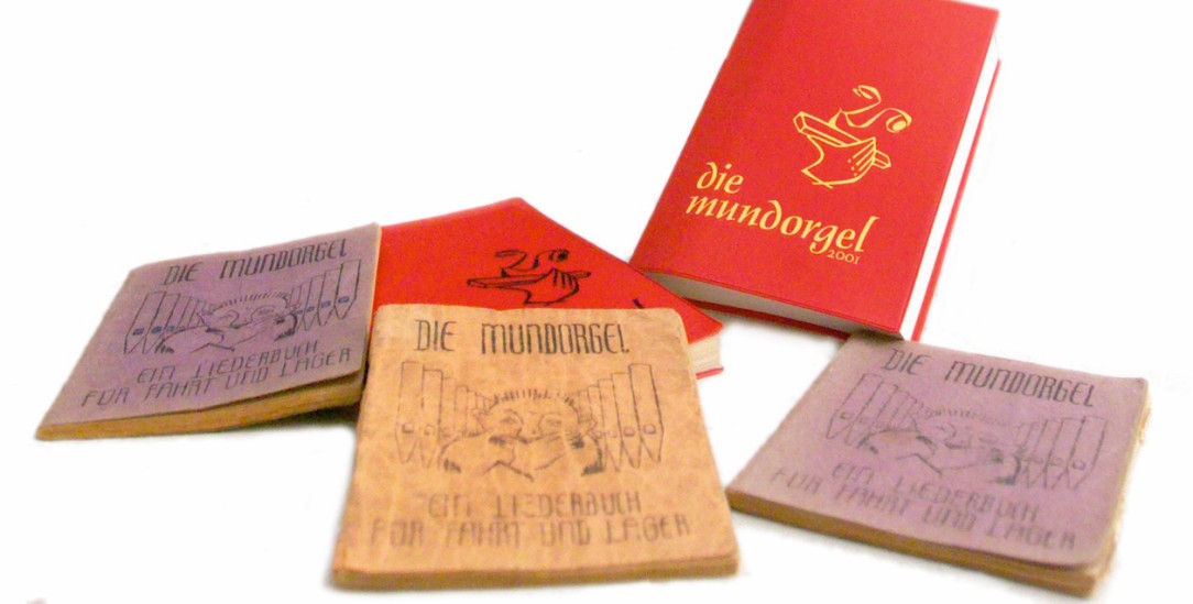 Die Mundorgel war Liederheft mehrerer Generationen, vor allem in Westdeutschland: Die erste Ausgabe der Mundorgel erschien 1953, die letzte überarbeitete Ausgabe wurde im Jahr 2001 veröffentlicht und wird bis heute verkauft.(Foto: epd-bild/Klaus Landry)