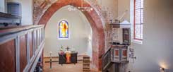 Ein stolzes Ergebnis: Nur weil sie intensiv um Spenden warb, konnte die evangelische Gemeinde in Wiesbaden-Kloppenheim  ihre Kirche aufwendig sanieren (Foto: Sawert)