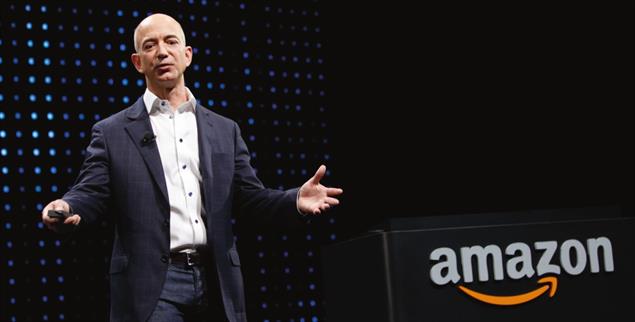 Schmähpreis für Amazon-Chef: Jeff Bezos erhält den Dead Planet Award der ethecon-Stiftung (Foto: PA/ZumaPress/Patrick Fallon)