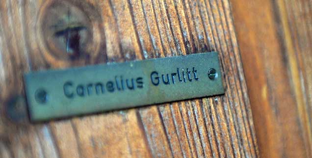 Klingelbrett an Gurlitts Haus in Salzburg: Was der deutsche, in Österreich lebende Kunstsammler von seinem Vater erbte, sind millionenschwere Bilder. Woher sie stammen, ist bis heute nicht völlig geklärt. (Foto: pa/Gindl)
