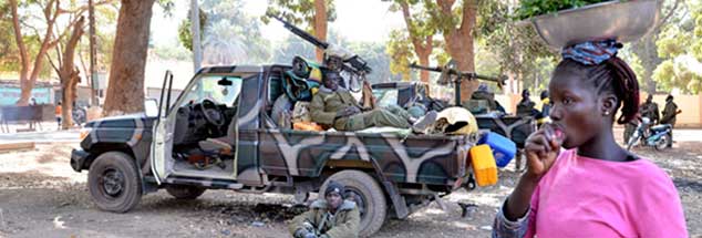 Der Krieg gegen die Islamisten im Norden Malis ist angesichts von Folterungen und Vergewaltigungen unvermeidbar, doch der Militäreinsatz darf nur der erste Schritt sein (Foto: pa/Foreix)