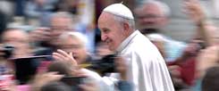 Die Herzen vieler Menschen fliegen ihm zu: Kann Papst Franziskus aber auch die Herzen konservativer Synodenväter erweichen?  (Foto: pa/ Spaziani)