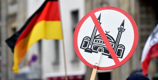  Feindbild Islam: Demonstration gegen die angebliche »Überfremdung« durch Muslime. (Foto. pa/Seidel)