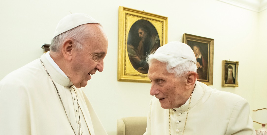 Franziskus und Benedikt: Kulturkampf im Vatikan (Foto:KNA)