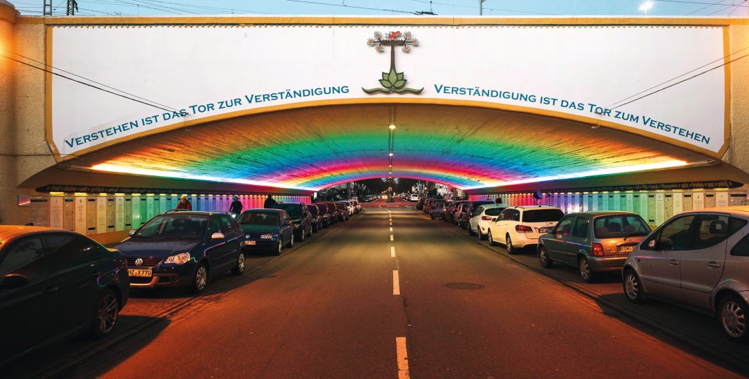 Unterm Regenbogen: Der Rembertitunnel soll ein freundlicher Ort für Menschen mit und ohne Religion sein (Foto: Friedenstunnel/Rafael Heygster)