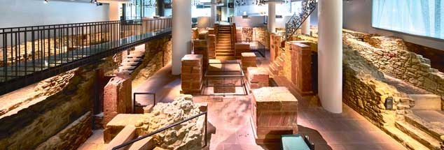Viel ist nicht mehr übrig: Das Frankfurter Museum Judengasse zeigt in einer neu gestalteten spannenden Ausstellung die Überreste des ersten Gettos für Juden in Europa, es bestand rund 400 Jahre (Foto: Miguletz/jüdisches Museum Frankfurt)