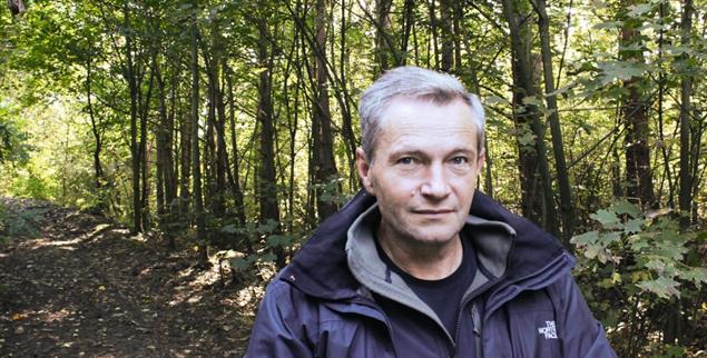  Joachim Kozlowski ist Umbetter beim Volksbund Deutsche Kriegsgräberfürsorge. Er findet pro Jahr etwa 500 Tote. Die Opfer von Krieg und Gewaltherrschaft würdig zu bestatten ist ihm ein Herzensanliegen (Foto: Janert)