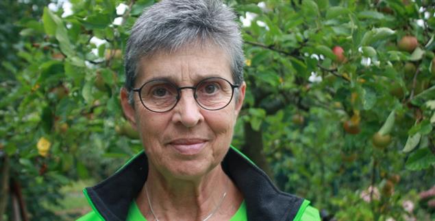 Jeden Freitag in den Wald: Renate Schetzkens bietet »Walk and Talk« an. Austausch, Bewegung und frische Luft tun den Frauen gut. (Foto: Eva-Maria Lerch)