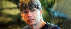 Der Schriftsteller Richard Powers ist der neunte Mensch, der sein Genom entschlüsseln ließ. Welche Erkenntnisse er daraus zog, schildert er im Interview  (Foto: pa/Moilanen)